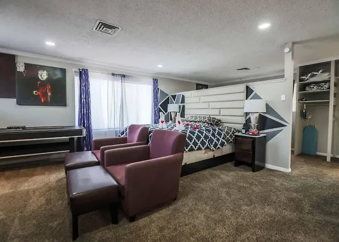 Urban Retreat Near Iconic Las Vegas Attractions
