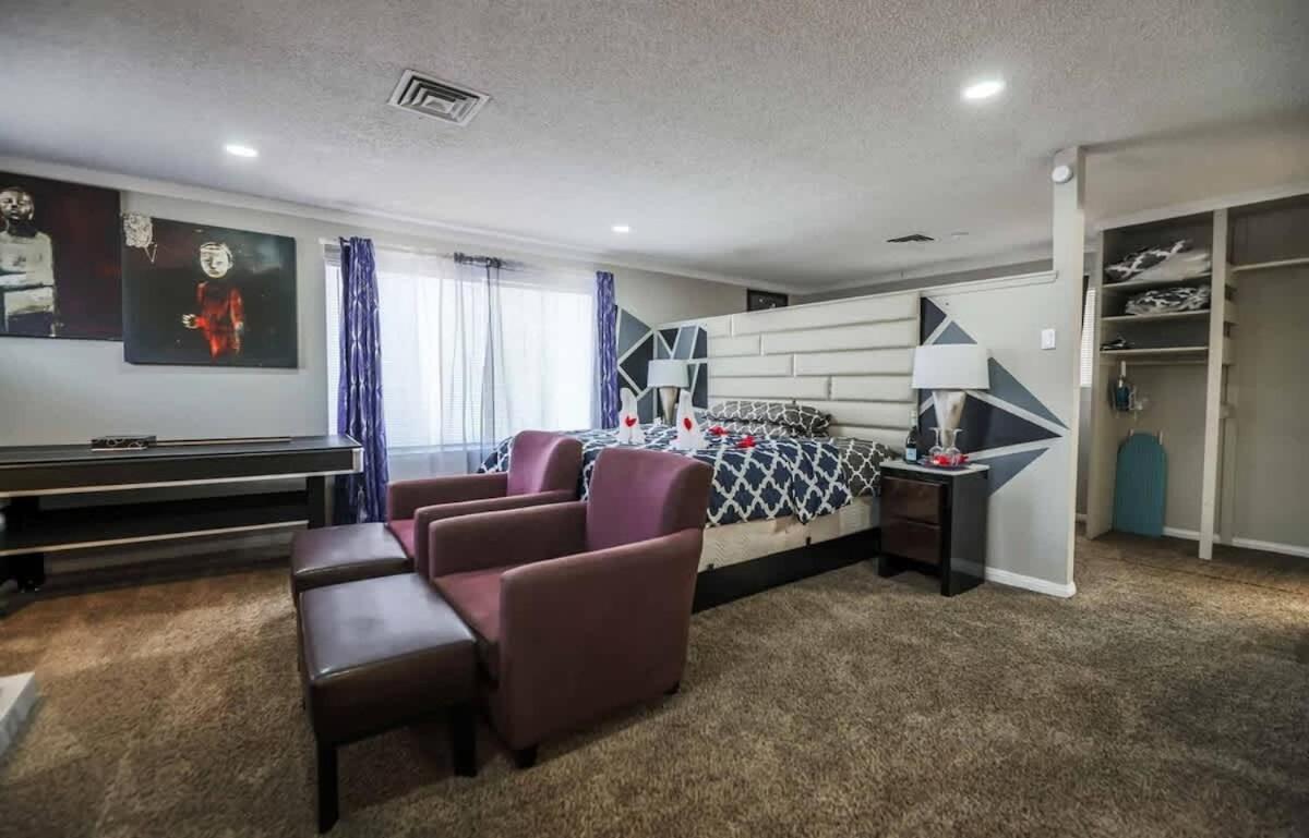 Urban Retreat Near Iconic Vegas Attractions Las Vegas